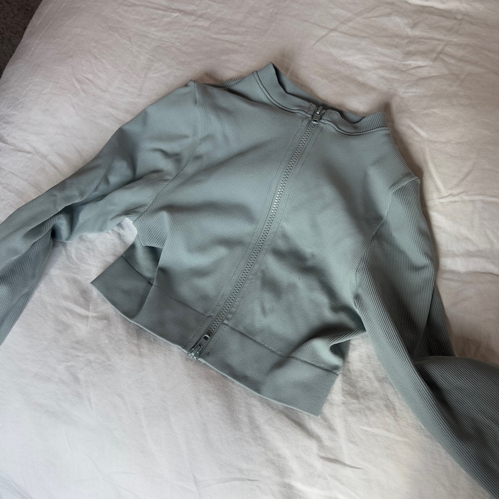 4 Piece Set Active Sculptflex Sz S Rain Pale Blue… - image 5